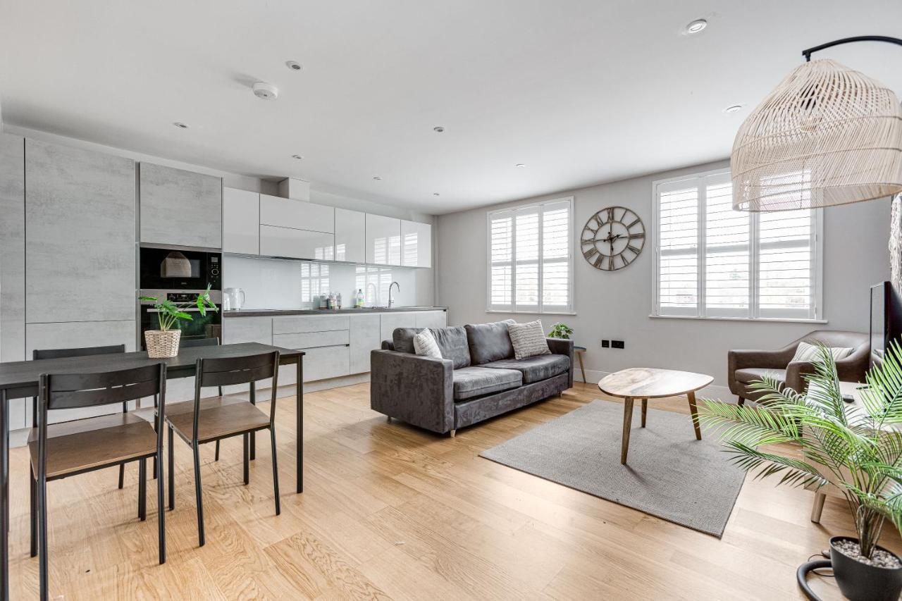 Charming 1 Bedroom Apt , Town Centre, Wifi, Free Parking By Tent Serviced Apartments Staines-upon-Thames Eksteriør billede